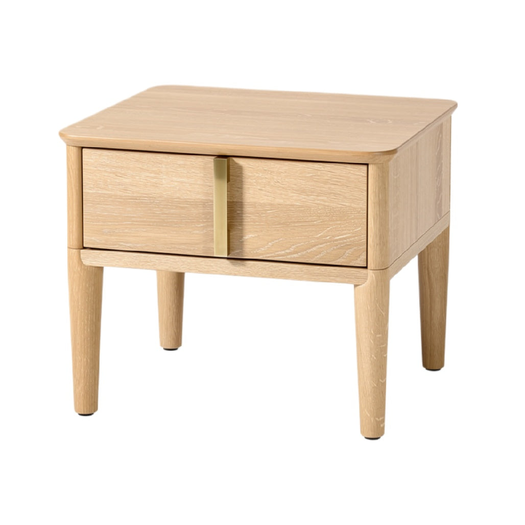 Technische Titel: "Moderne Houten Nachtkast met Lades en Messing Handvat"